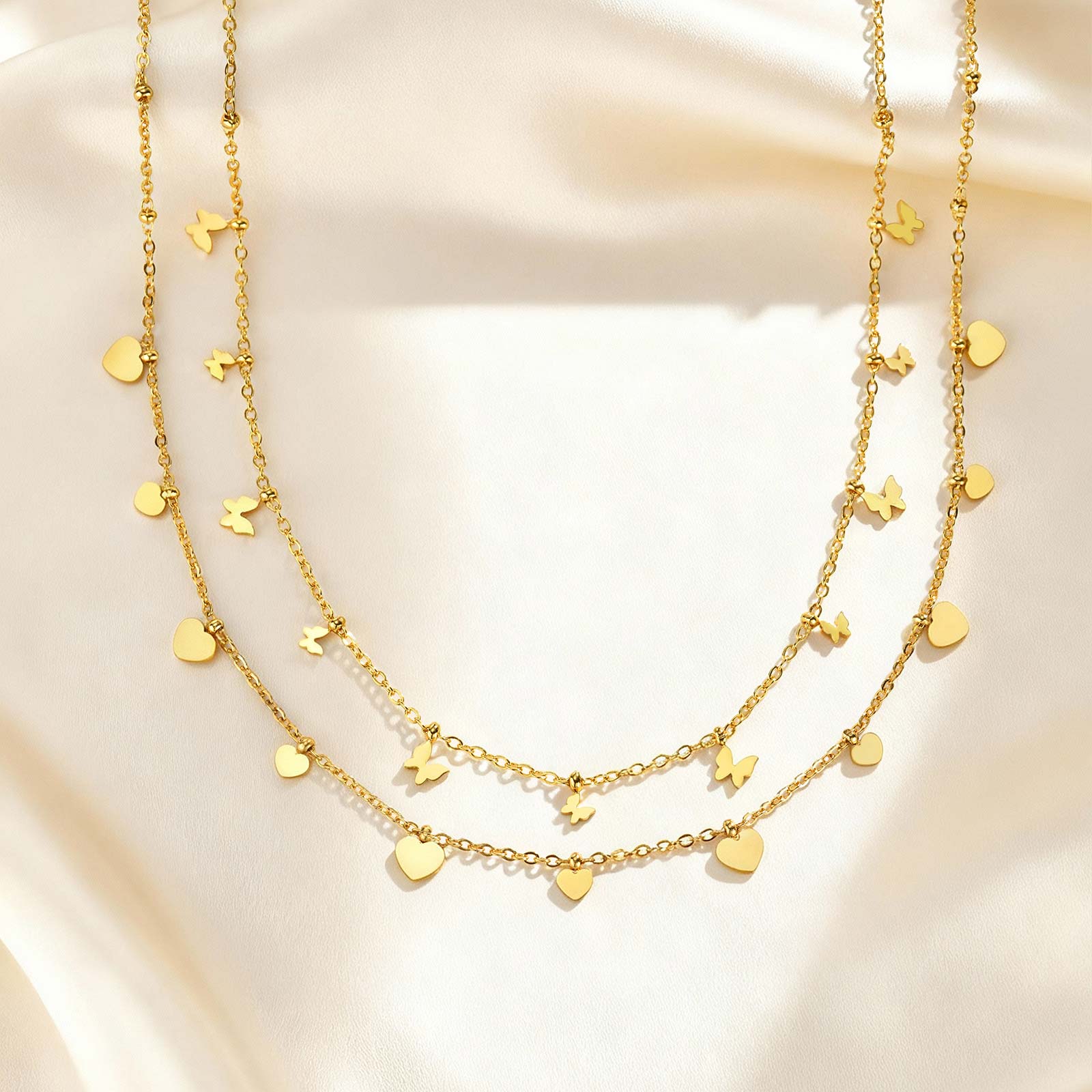 Butterfly Clasp Deployant - قلادة على شكل فراشة على شكل