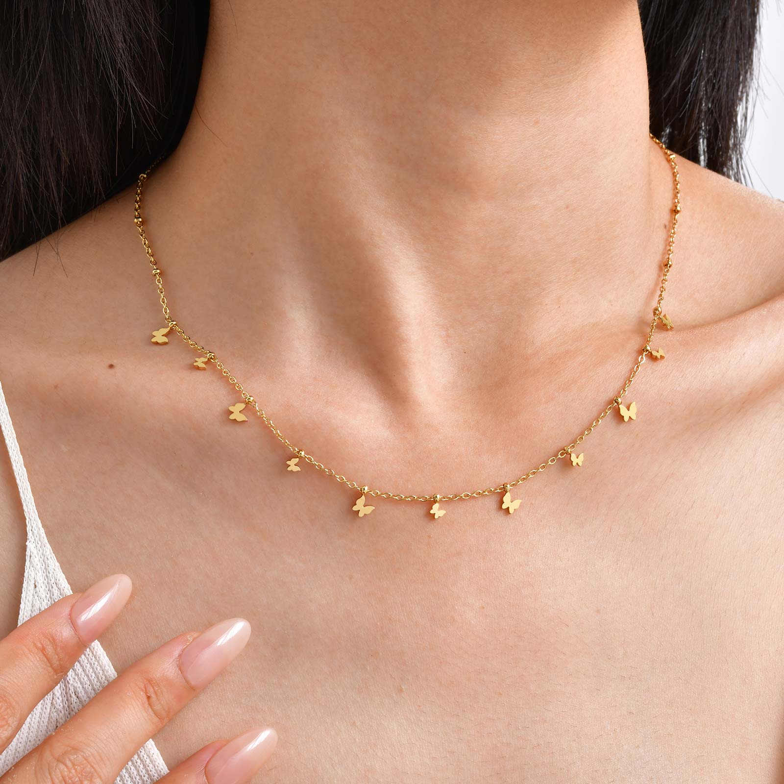 قلادة على شكل فراشة على شكل قل - مراجعة Butterfly Clasp Deployant وسعره