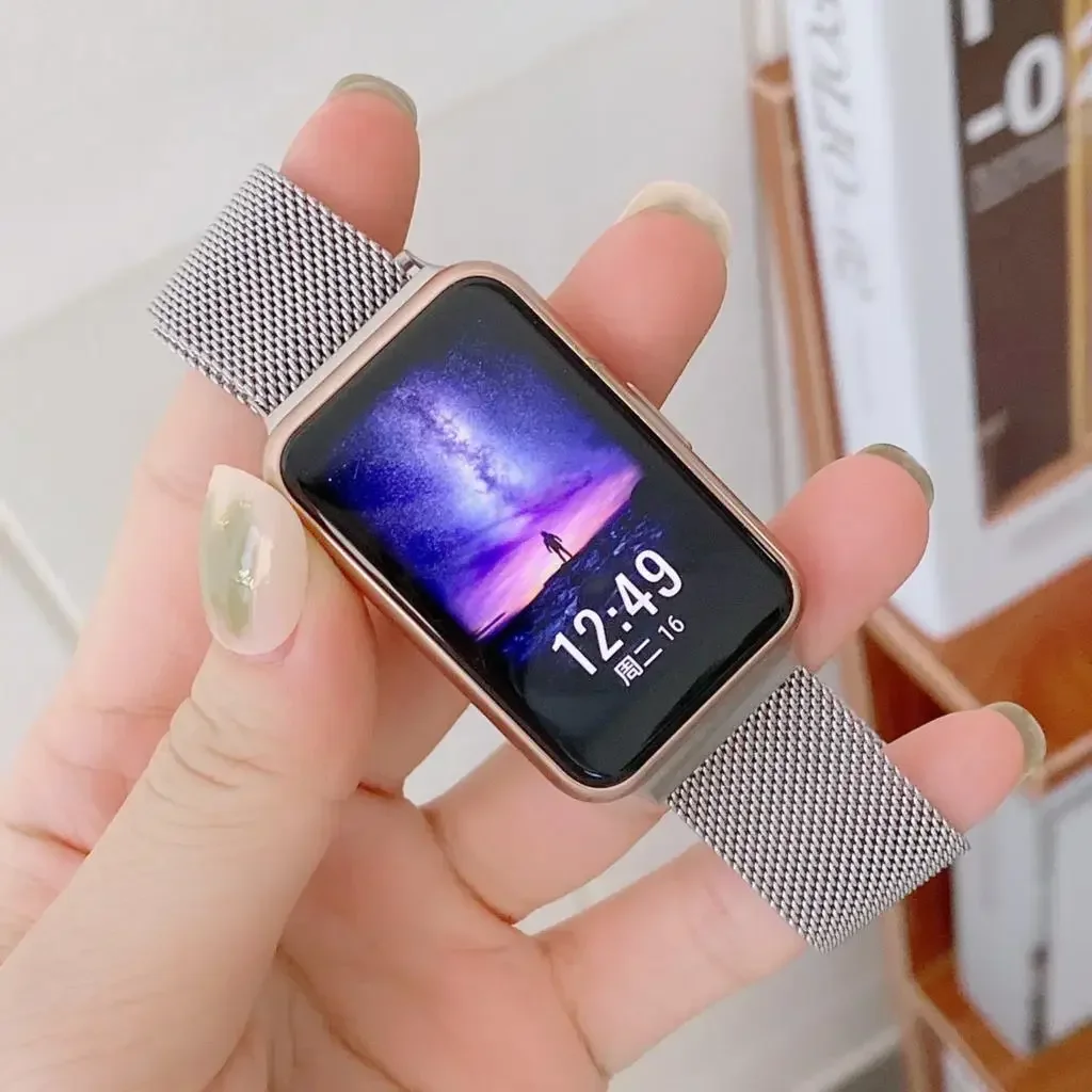 العصابات ميلانو لساعة Huawei W - مراجعة Milanese Loop Magnetic وسعره
