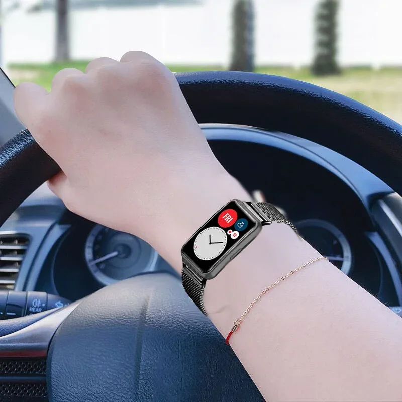 العصابات ميلانو لساعة Huawei W - مراجعة Milanese Loop Magnetic وسعره