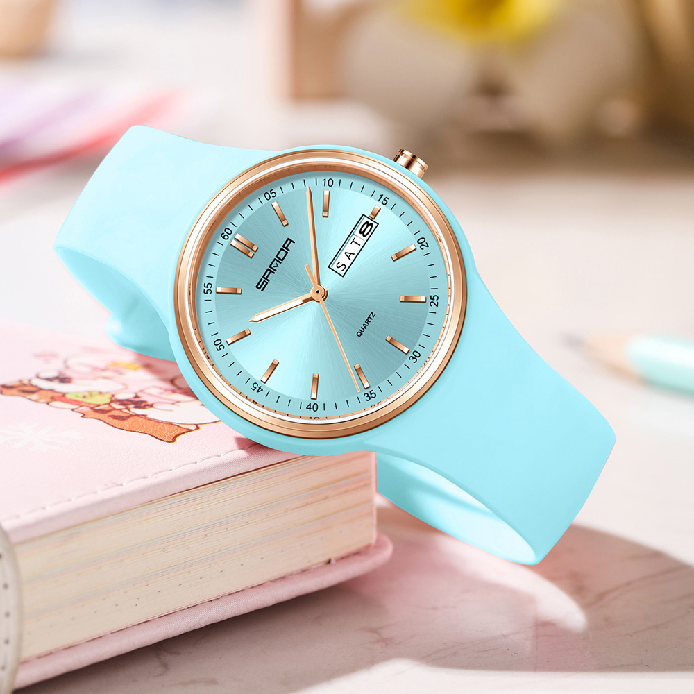 تقويم الموضة عالية الجودة ساعة - مراجعة Silicone Band Women وسعره
